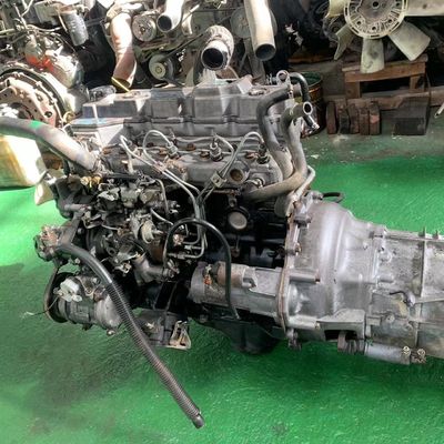 Un bon prix. 150 ch Mitsubishi 4M40T moteur diesel utilisé pour les camionnettes Jeep Mitsubishi en ligne