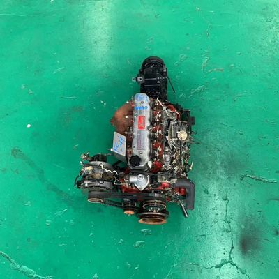 Un bon prix. Hino W04D moteur diesel d'occasion 4 cylindres avec faible kilométrage utilisé en ligne