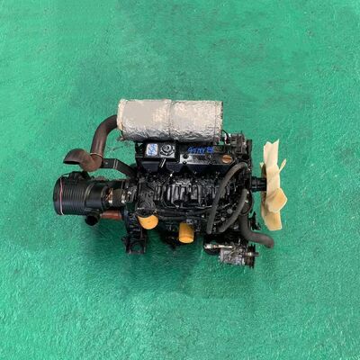 Un bon prix. Pour 65-85 chevaux Yanmar 4TNV94 4 cylindres Moteur diesel d'occasion Moteur en ligne Aspiration naturelle en ligne